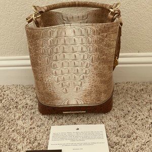 Like New Brahmin Amelia Bucket Handbag - Praline la Sierra